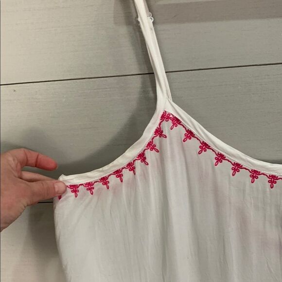 Torrid Embroidered White and Pink Women's spaghetti strap summer tank top - Picture 5 of 8